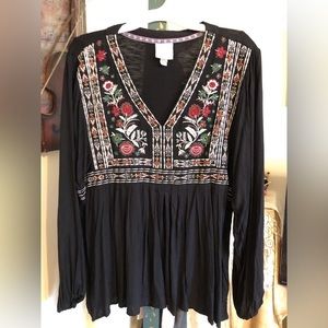 Embroidered tunic top. Size xxl. Never worn.